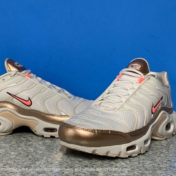 air max plus womens red